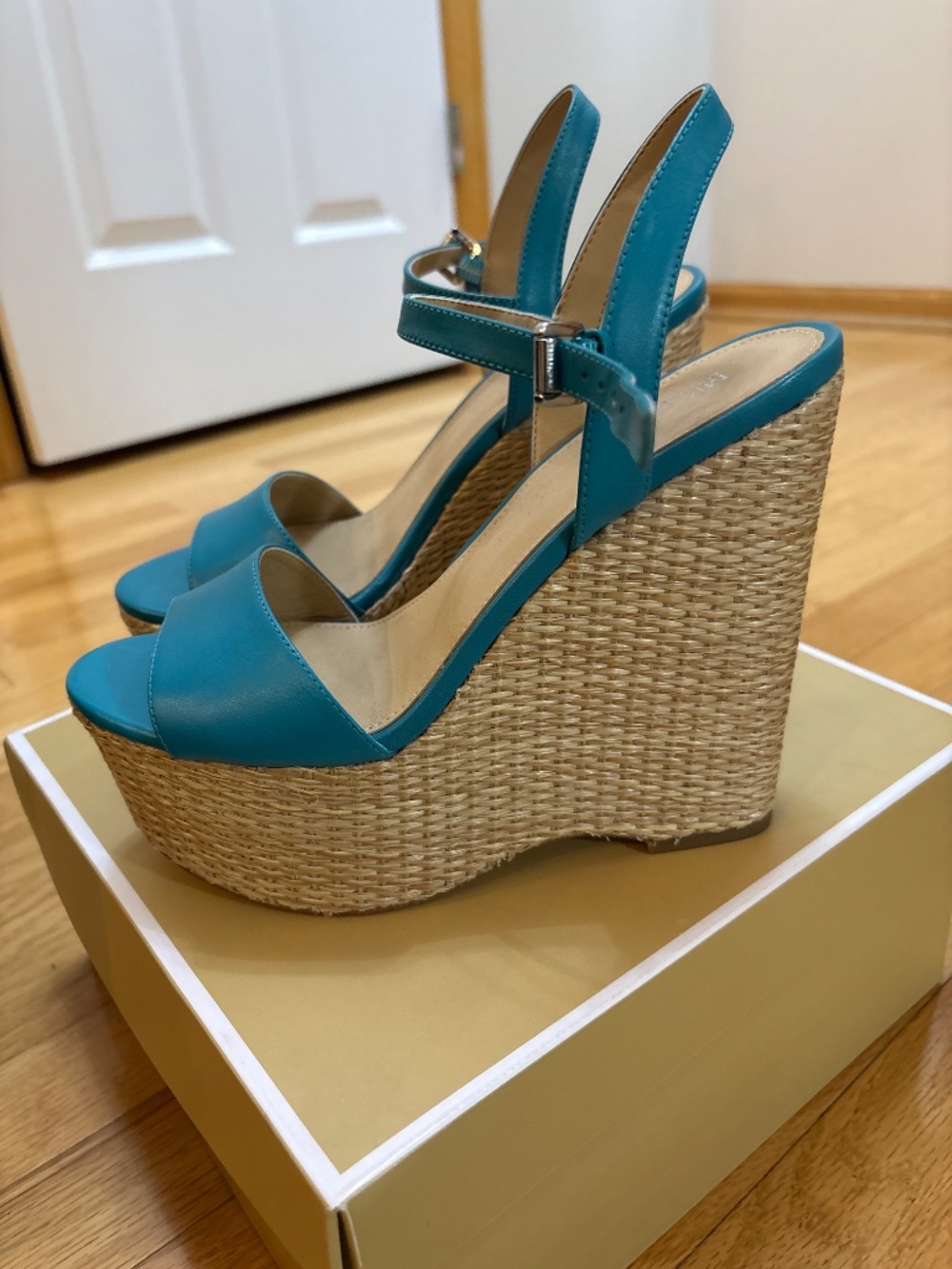 Michael Kors strappy wedges - Picture 2 of 5
